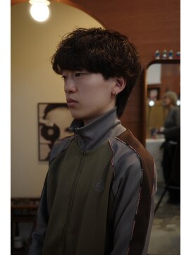 エディ(Edy) マッシュウルフ波巻きスパイラルパーマメンズパーマ眉毛カット