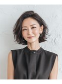 洗練された大人の外ハネショートボブ