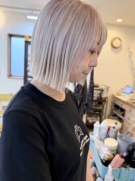 ヘアーデザイン アコースティック(Hair Design ACOUSTIC) ホワイトベージュ