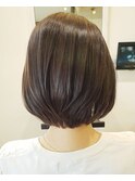 柔らかニュアンスのツヤツヤボブ