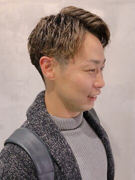 フランクスバーバーリザーブ 人形町店(FRANK’S BARBER RESERVE) アップバングツーブロックピンパーマスタイル y