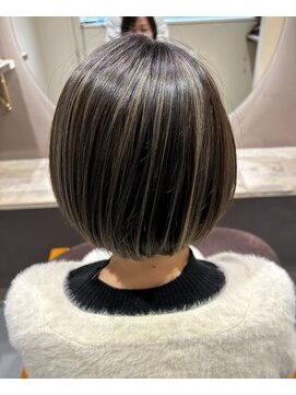 ミリィ 四日市(mily) ショートボブ×ハイライト
