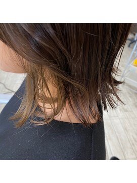 セダクション 道後樋又店(Seduction) 松山市/20代/30代/40代/チラ見えベージュのイヤリングカラー