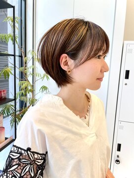 ロット 横浜(lot) 小顔丸みショート/くびれヘア［横浜駅］