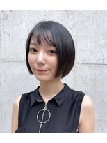 マノハル(MANOHARU)&nbsp;黒髪シースルーバング　リップラインのミニボブ