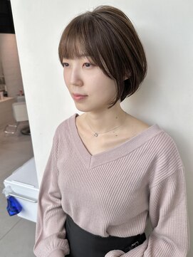 ステア ケース(stair case) 大人かわいい耳かけ丸みショートボブ前下がり人気