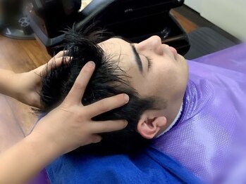 ヘアーサロン フカミの写真/アットホームな雰囲気で、リラックスしながらヘッドスパが楽しめる！ヘッドスパ付クーポンのご用意あり◎