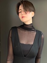 ラウンジ モリオ イケブクロ(Lounge MORIO Ikebukuro) 【morio】池袋　刈り上げ　女子　センターパート　グレーカラー