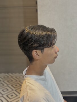 エクシア 六甲道店(EXCIA) 毛流れショートセンターパート