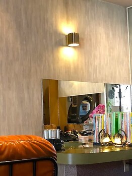 少人数のプライベートサロンだから周りを気にせずゆったりと過ごせる♪髪のお悩みも気軽にご相談下さい◎