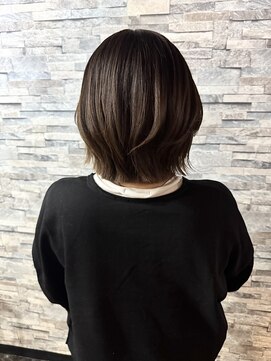 柔らか質感のナチュラルくびれショート