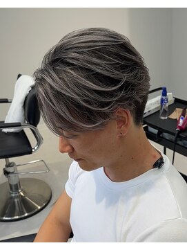テンバイリップスヘアー(TEN by LIPPS hair) ホワイトシルバーアッシュバレイヤージュセンターパート