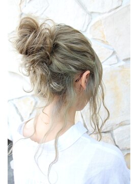 ヘアメイク ヴァロ(Hair Make VaLo) お団子アレンジ