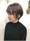 オリーブアッシュ　ショート__くびれショートヘア