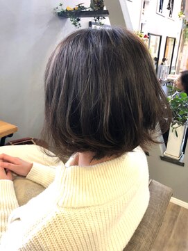 デイジー(Daisy) 短すぎない前下がり大人ボブ