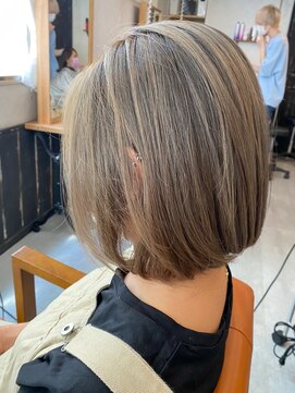 オースト ヘアー ステラ 新宿店(Aust hair Stella) ミルクティグレージュダブルカラー×Aラインボブ　kizashi