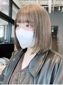 フォギーベージュ_斜めバンググレージュカラー_ba459441