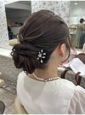 ふわふわシニヨン／結婚式お呼ばれヘア／二次会へア／ロングヘア
