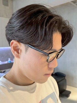 エリマ 武蔵小杉(elima) 武蔵小杉ビジネスヘア緩めシャドウフェザーパーマセンターパート