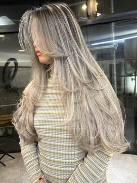 ヌエン 渋谷(NU/EN) 冬カラー/ハッシュカット/バレイヤージュ/ホワイトベージュ