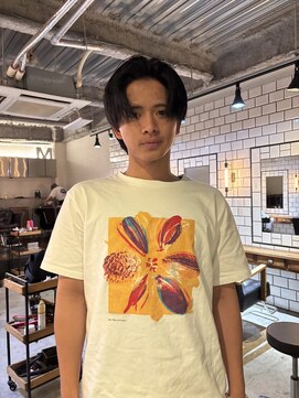 マノン バイ エイチ(MANON by H) センターパートウルフ