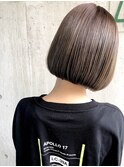 ミニボブ×ベージュ
