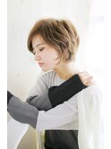 大人可愛い外ハネショートヘア
