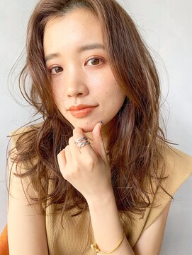 アンアミ キチジョウジ(Un ami Kichijoji) 【unami】ゆるふわパーマ×大人カジュアル 澤田杏奈