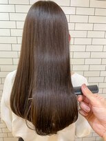 オーストヘアー リュウール(Aust hair Lueur) 髪質改善で創る、潤いと艶のある、カーキベージュカラー