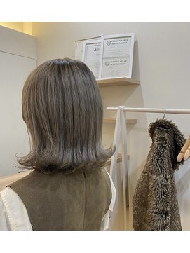 ボタン(VOTAN) 透明感のある外ハネボブ