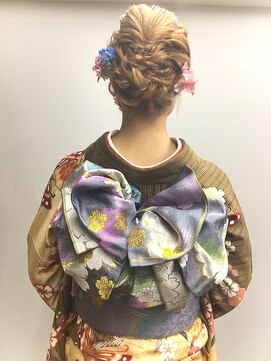 ナンバーエイト(number eight) 着付け前撮り成人式編み込みアップヘアフィンガーウェーブ