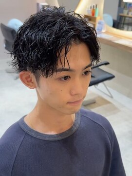 ヒビヲ(HIBIO) 横浜ツイストスパイラルパーマメンズマッシュシャドウパーマ30代