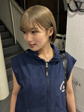 オリーブベージュ