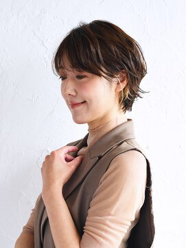 アース 小禄店(EARTH) 上品ショート/耳元にイヤリングカラー/お洒落ミセスヘア