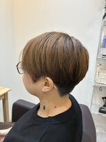 ヘヤ 湘南台(Heya) 丸みを残した前下がりショート