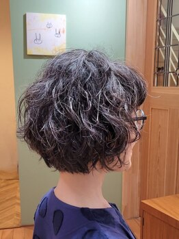 ルナティー(Lunaty)の写真/雰囲気や似合わせでカット！ショートパーマもオススメ。スタイリングも伝授★