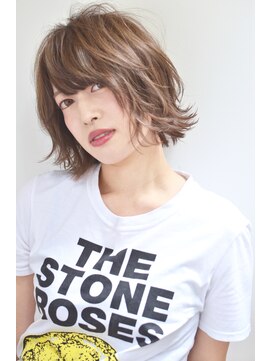 カミトトノウ 甘辛ミックス毛束感柔らか外ハネショート