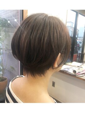 ヴェレ(vere) 耳かけショートカット