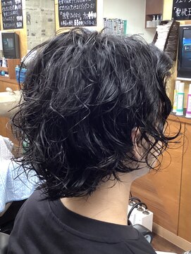 コダマ 新大塚店(KODAMA) センターパートスパイラルパーマミデイアムスタイル（床屋）