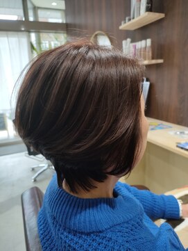 ラーゴムエーベスト(LAGOM ar bast) ふんわりショート