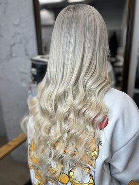 ワン(ONE) ホワイトブロンド