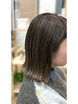 キャリカ(carica) 切りっぱなしボブ×デザインカラー