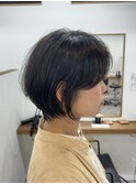 小顔見せミニボブ切りっぱなしボブくびれボブ前髪あり外はね丸み