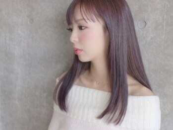 フェレイラ(Ferreira)の写真/ハーブで癒す♪髪の美容液"Oggiottoトリートメント"で集中補修！柔らかくツヤのある優しい美髪に。