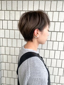 バブルス 新所沢店(BUBBLES) ピアスが映える大人ショート♪