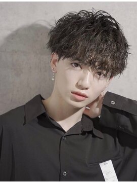 シン(syn) ウェーブパーマ