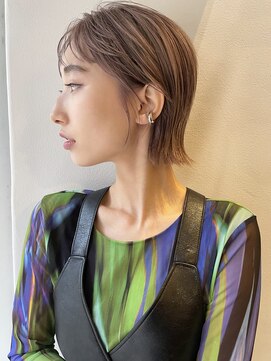 レティ(lety) 大人の透明感ベージュハイトーン×切りっぱなしボブ