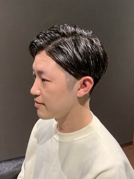 ビーダンディー(Bee dandy) ビジネスツーブロックマッシュショート 耳掛けセンターパート