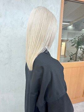 リアン(Lien) ブリーチ/ハイトーンホワイト/セミロング