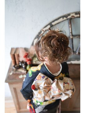 ラレア(RALEA) 盛り髪アレンジ♪